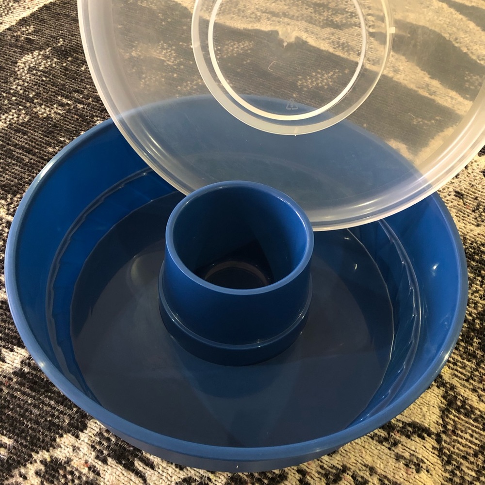 Round plastic serving tray.